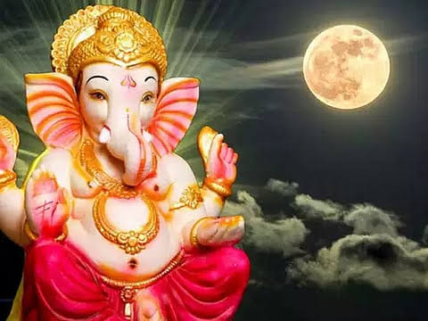 गणेश चतुर्थीच्या पौराणिक कथा आणि शिकवण्या | Ganesh Chaturthi Stories in Marathi 5 images 2025 08 19T185710.465 गणेश चतुर्थीच्या पौराणिक कथा आणि शिकवण्या | Ganesh Chaturthi Stories in Marathi
