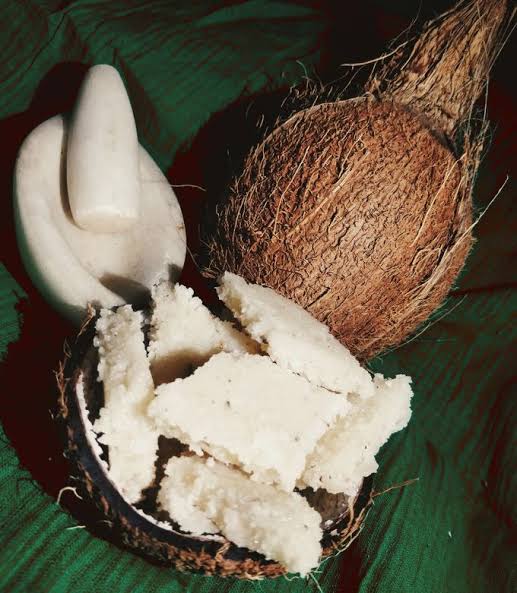 images 2025 08 19T214055.000 गणपती बाप्पाला आवडणारे 10 नैवेद्य पदार्थ | मोदक, लाडू, श्रीखंड आणि आणखी खास प्रसाद