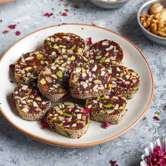 images 11 घरच्या घरी ड्रायफ्रूट्स मिठाई बनवण्याच्या 8 सोप्या रेसिपीज