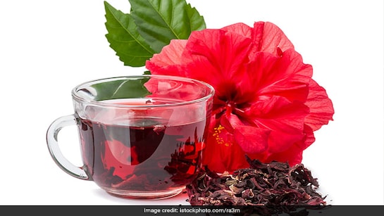 रोगप्रतिकारक शक्ती वाढवणारे 10 घरगुती पेय 7 8630dt28 hibiscus tea 625x300 01 May 20 1 रोगप्रतिकारक शक्ती वाढवणारे 10 घरगुती पेय